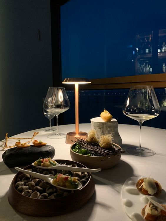 Luxury Spirits and Food Pairing: Elevating the Dining Experience